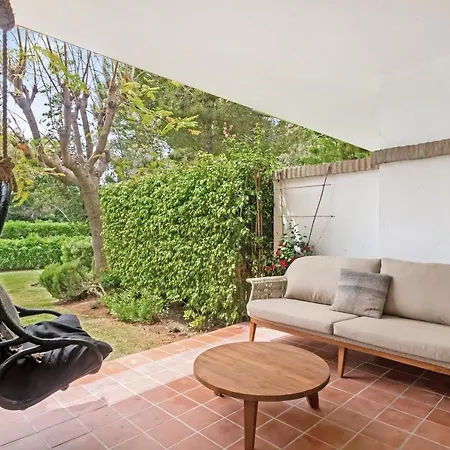 El 2 Bedrooms